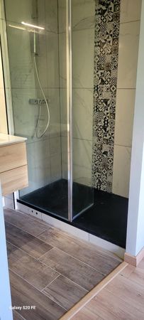Douche carrelée réalisée par ZPTOP